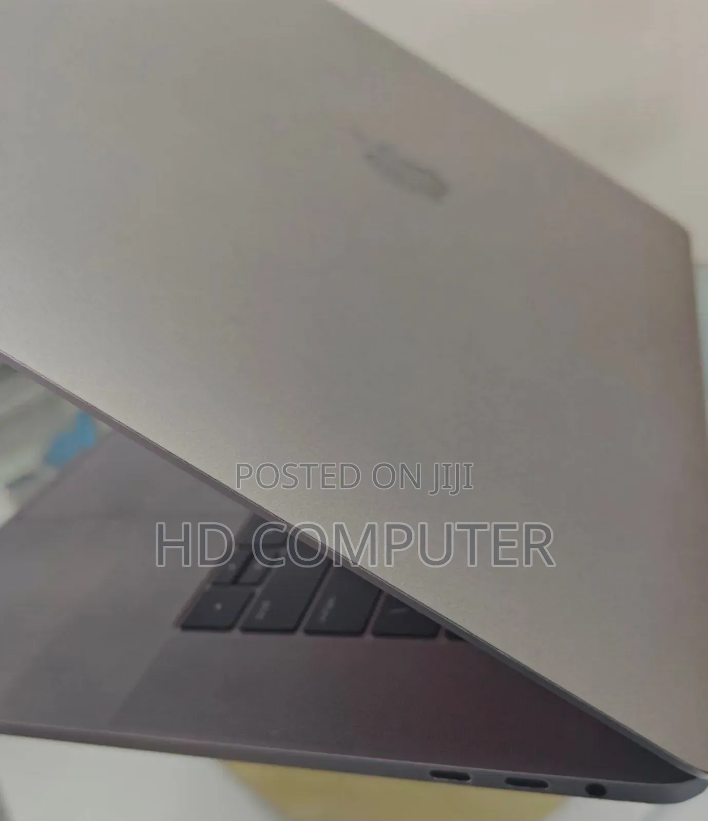 New Laptop Apple MacBook Pro 2017 16GB Intel Core I7 SSD 1T