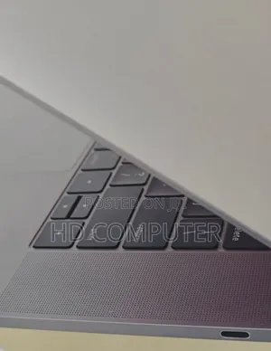 New Laptop Apple MacBook Pro 2017 16GB Intel Core I7 SSD 1T