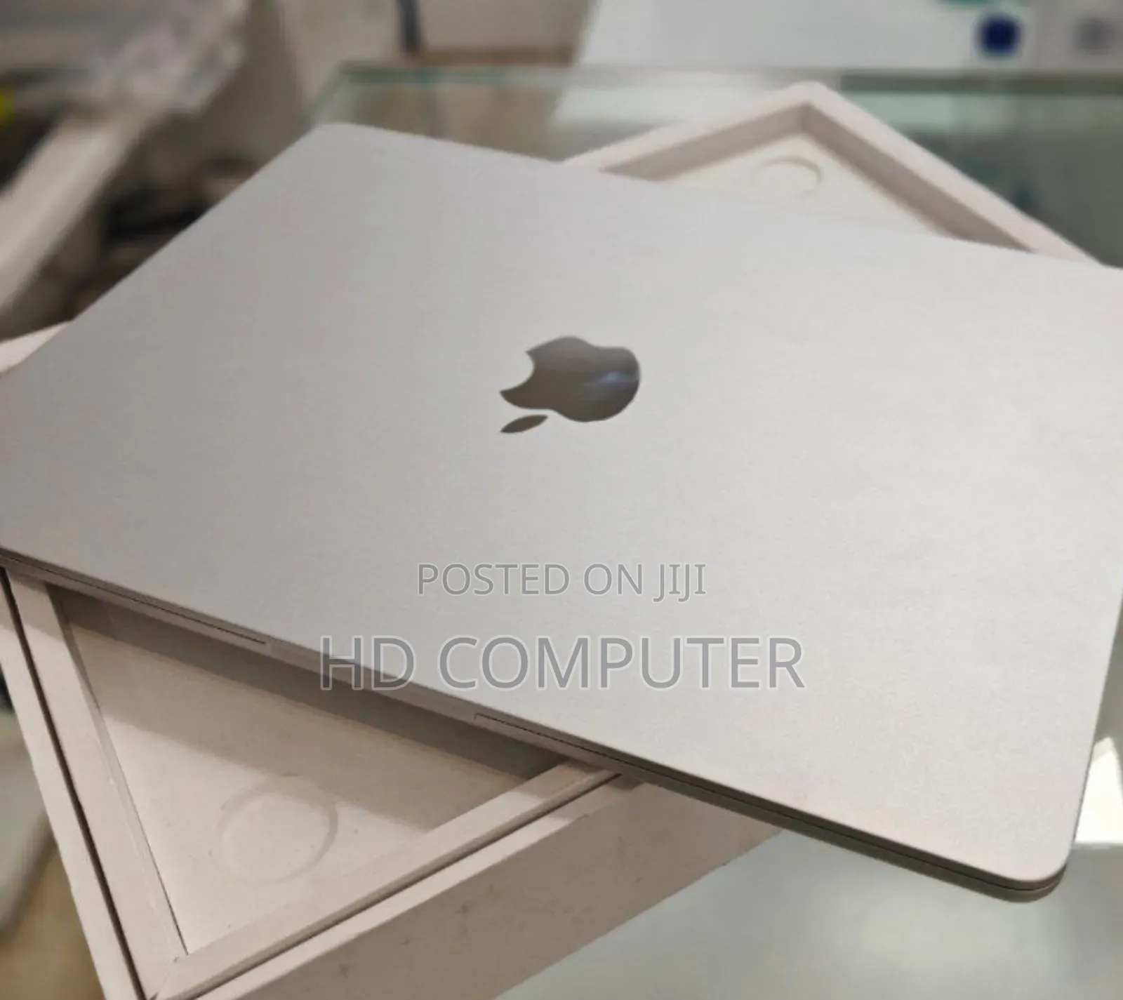 New Laptop Apple MacBook Air 2022 M2 8GB Apple M2 SSD 256GB