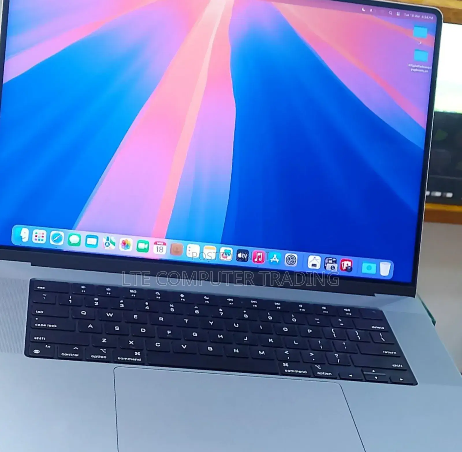 New Laptop Apple MacBook Pro M1 16GB Apple M1 Pro SSD 1T