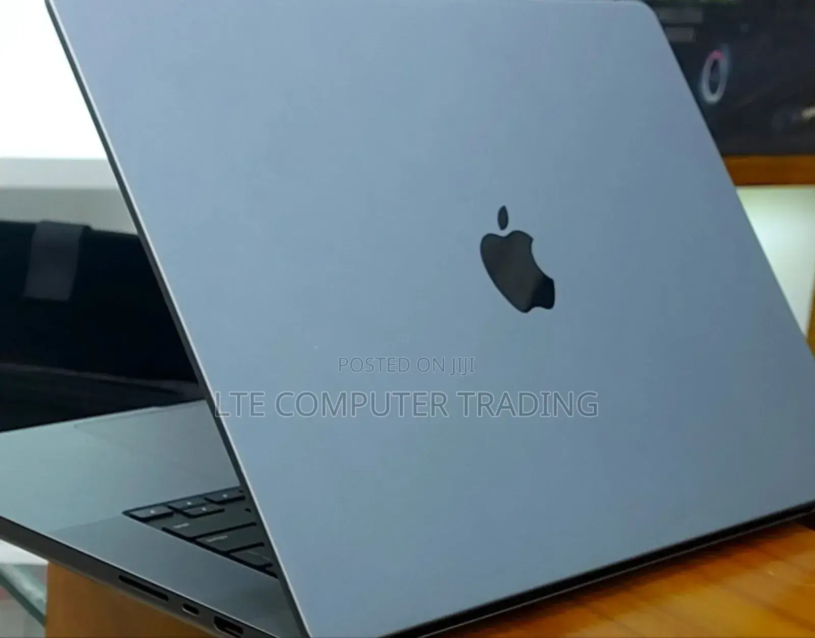 New Laptop Apple MacBook Pro M1 16GB Apple M1 Pro SSD 1T