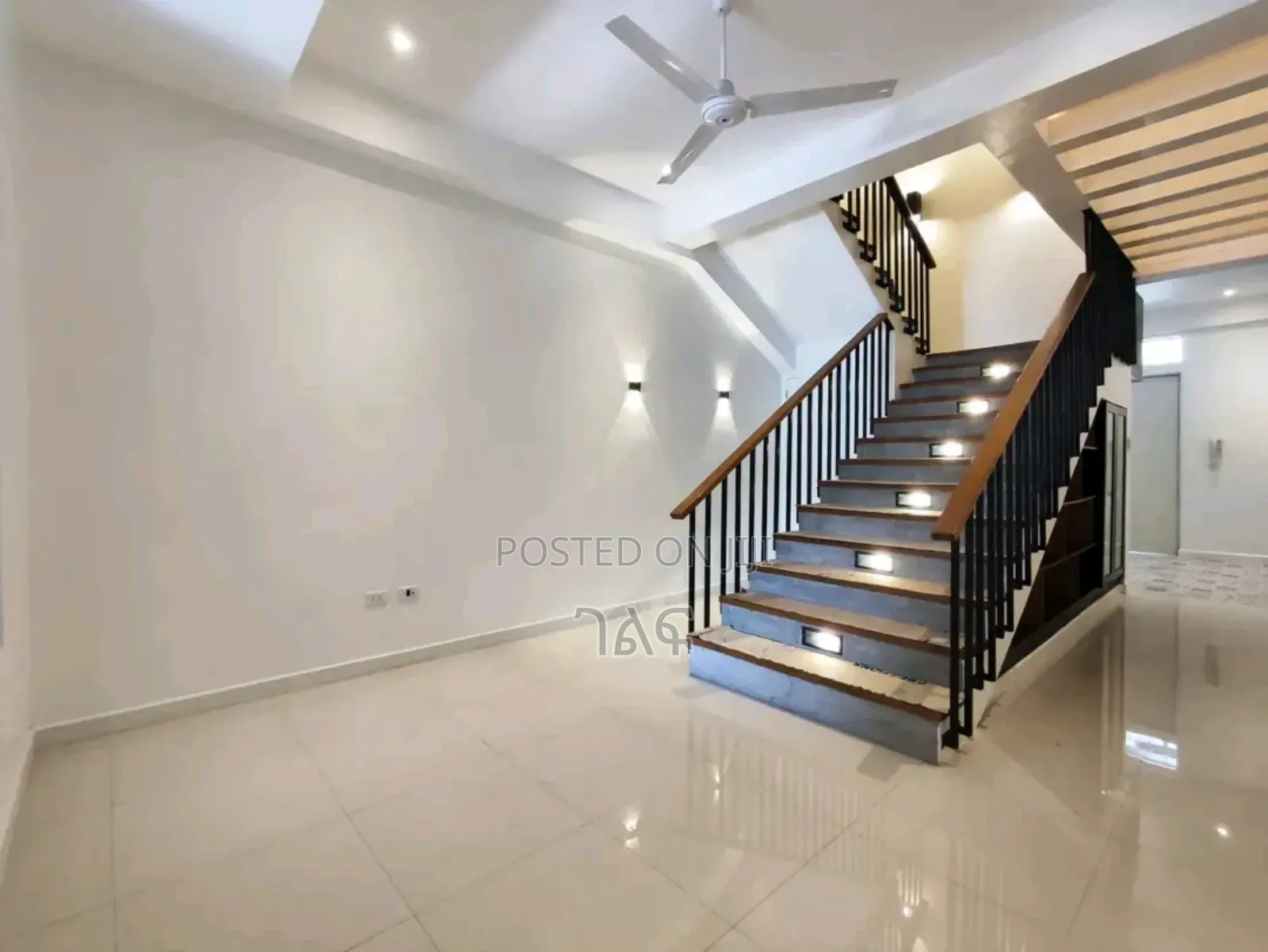 7bdrm House in 250 ካሬ ሰሚት ሲኤምሲ G+2, Bole for sale