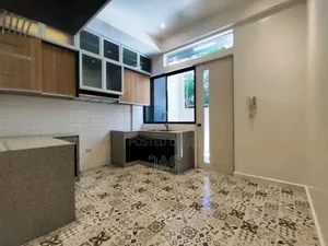 7bdrm House in 250 ካሬ ሰሚት ሲኤምሲ G+2, Bole for sale