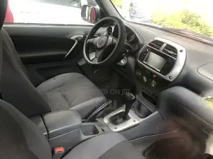 Toyota RAV4 Automatic 2003 White