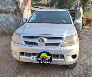Photo - Toyota Hilux 2006 Silver