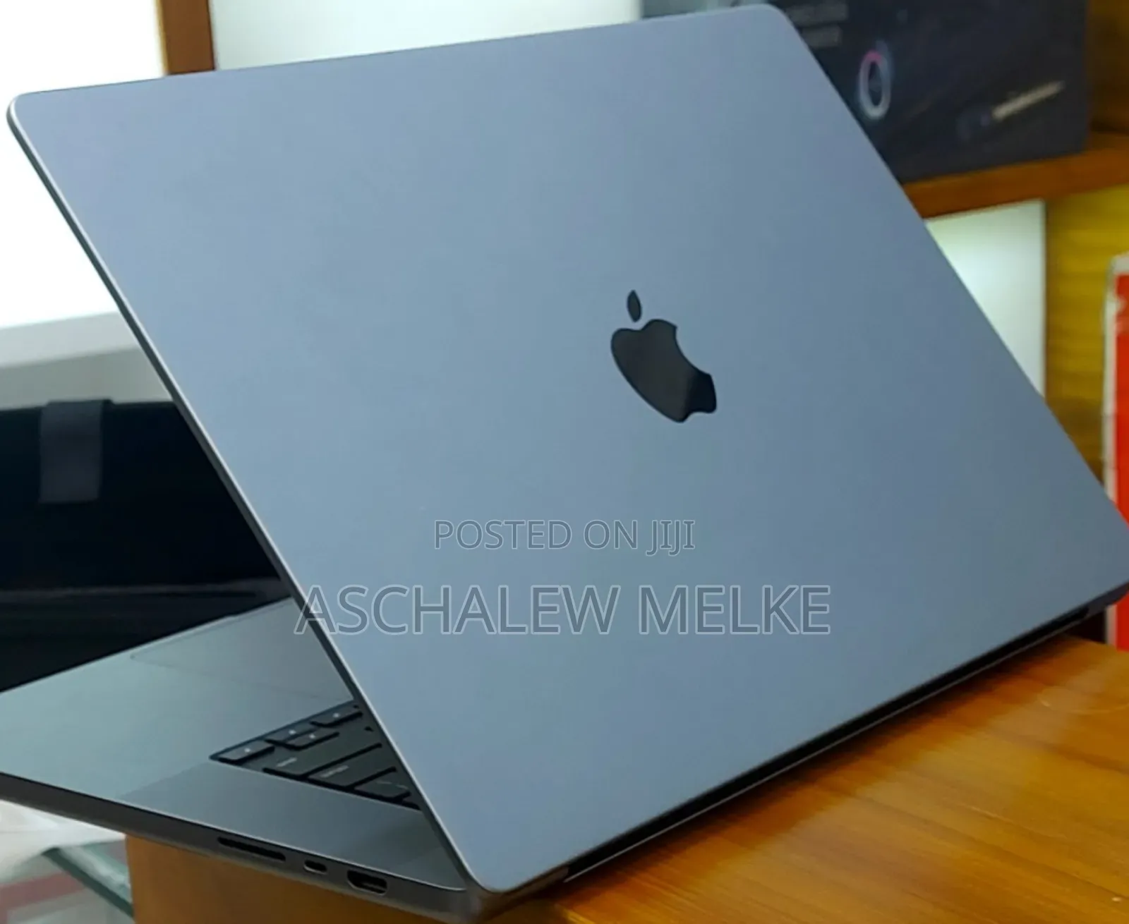 New Laptop Apple MacBook Pro 2020 M1 16GB Apple M1 Pro SSD 1T