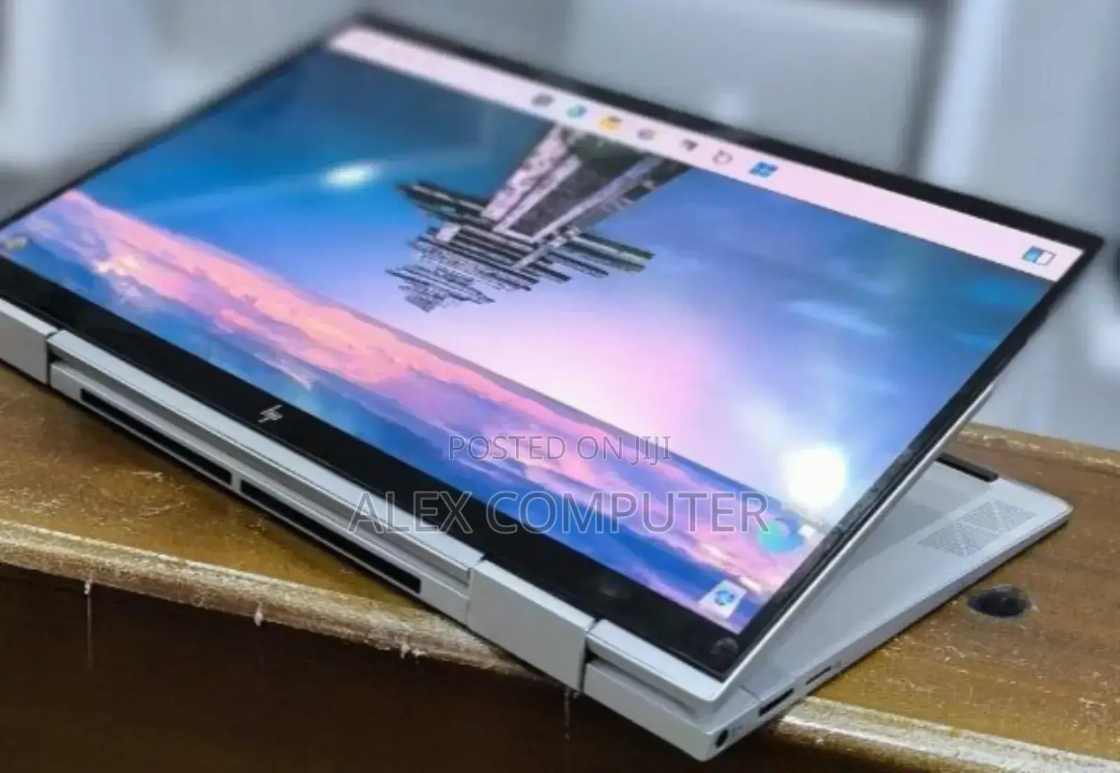 New Laptop HP Envy X360 8GB Intel Core I7 SSD 512GB