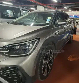 Photo - Volkswagen ID.6 2023