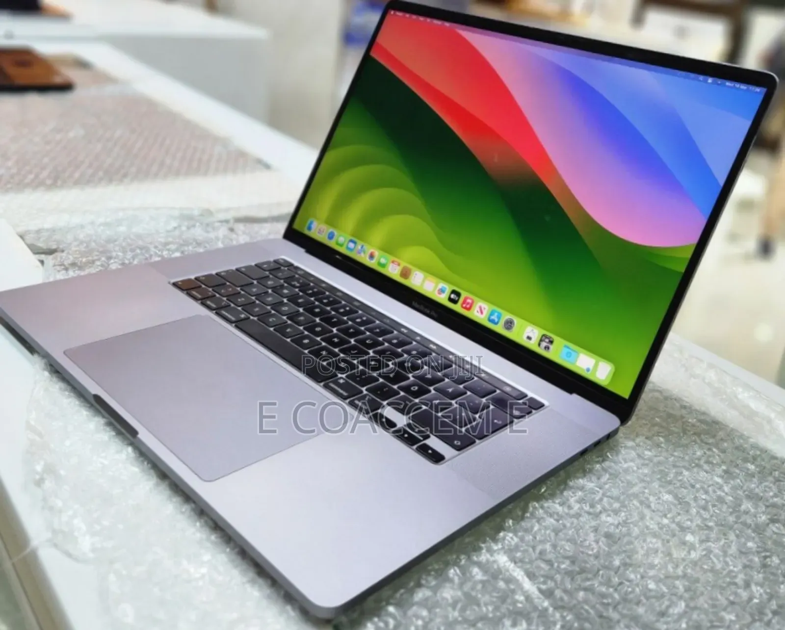 New Laptop Apple MacBook Pro 2019 32GB Intel Core I9 SSD 2T