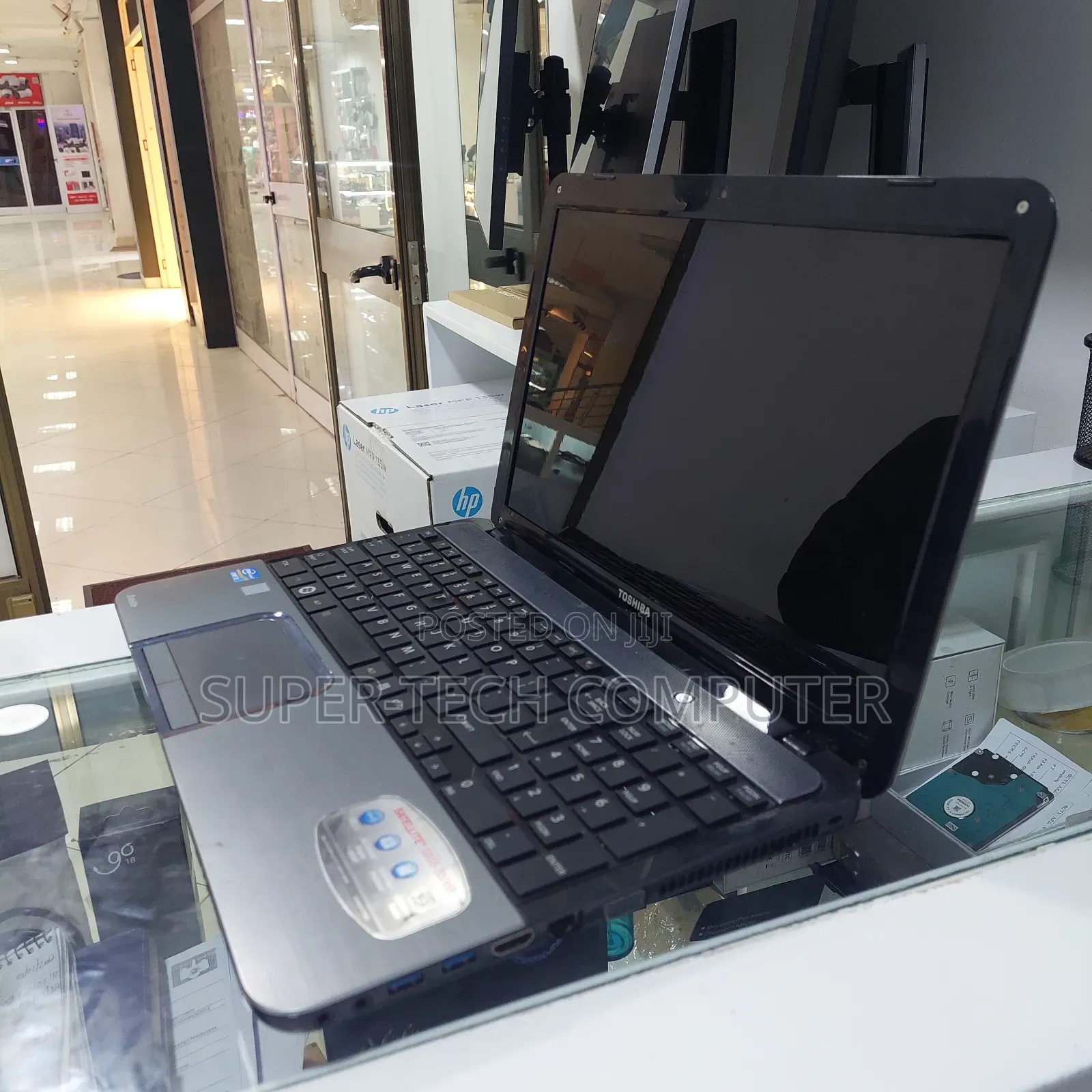 Laptop Toshiba Satellite C665 4GB Intel Core I5 HDD 500GB