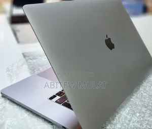 Photo - New Laptop Apple MacBook Pro 2019 32GB Intel Core I9 SSD 2T