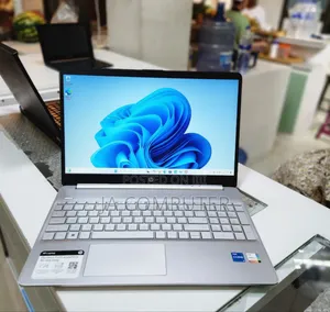 New Laptop HP Stream Notebook 8GB Intel Core I5 SSD 512GB