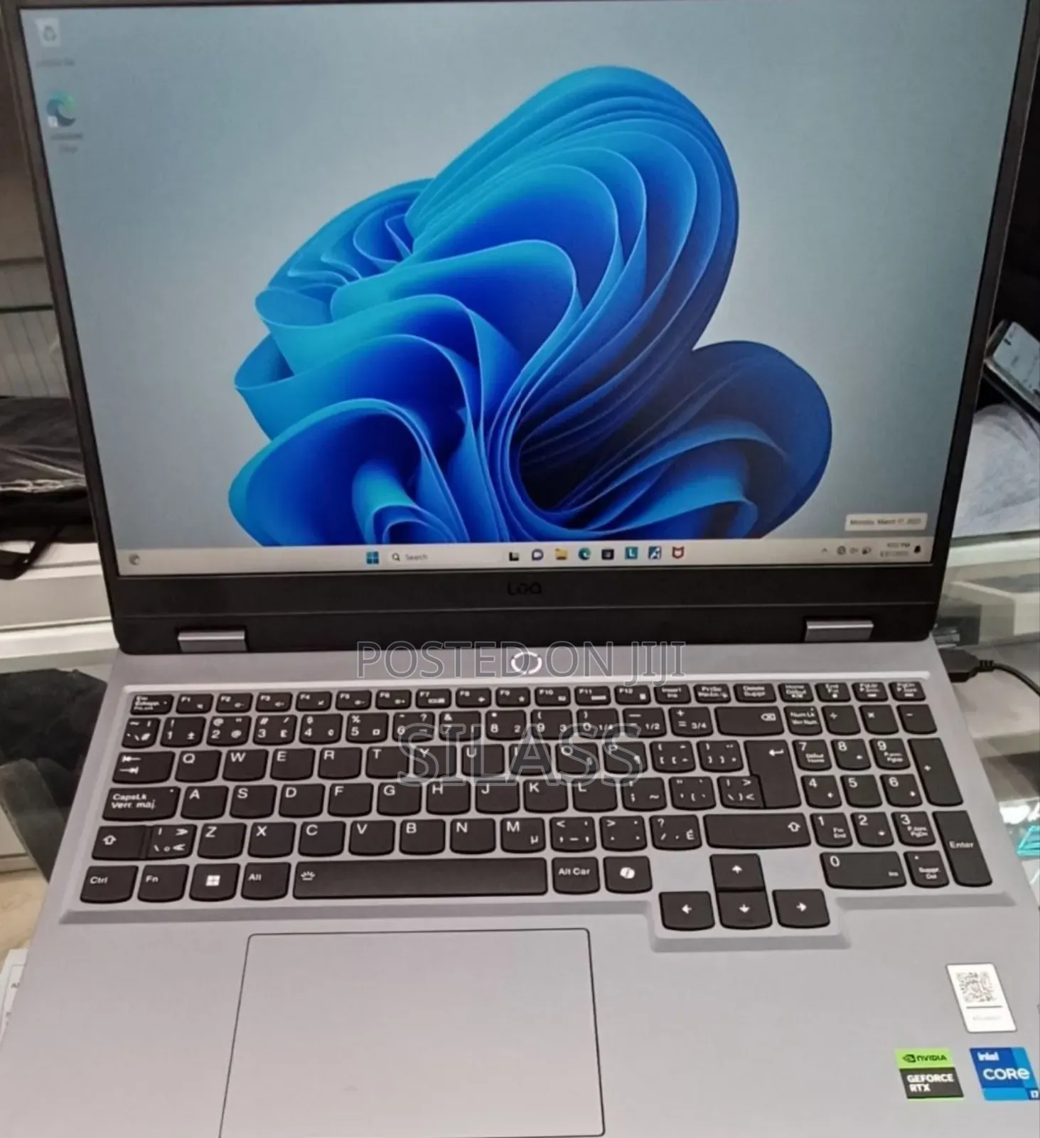 New Laptop Lenovo LOQ 15IRH8 16GB Intel Core I7 SSD 512GB