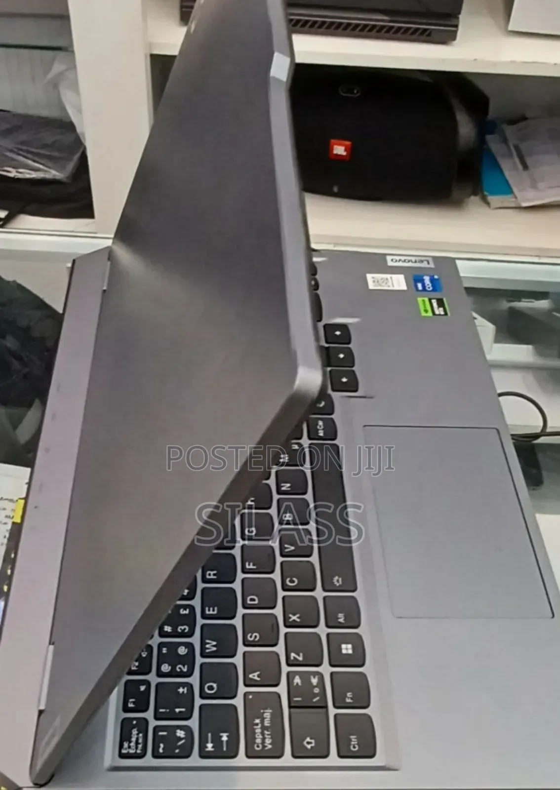 New Laptop Lenovo LOQ 15IRH8 16GB Intel Core I7 SSD 512GB