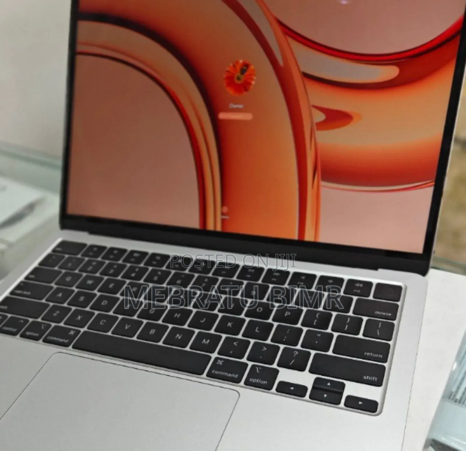 New Laptop Apple MacBook Air 2022 M2 8GB Apple M2 SSD 256GB