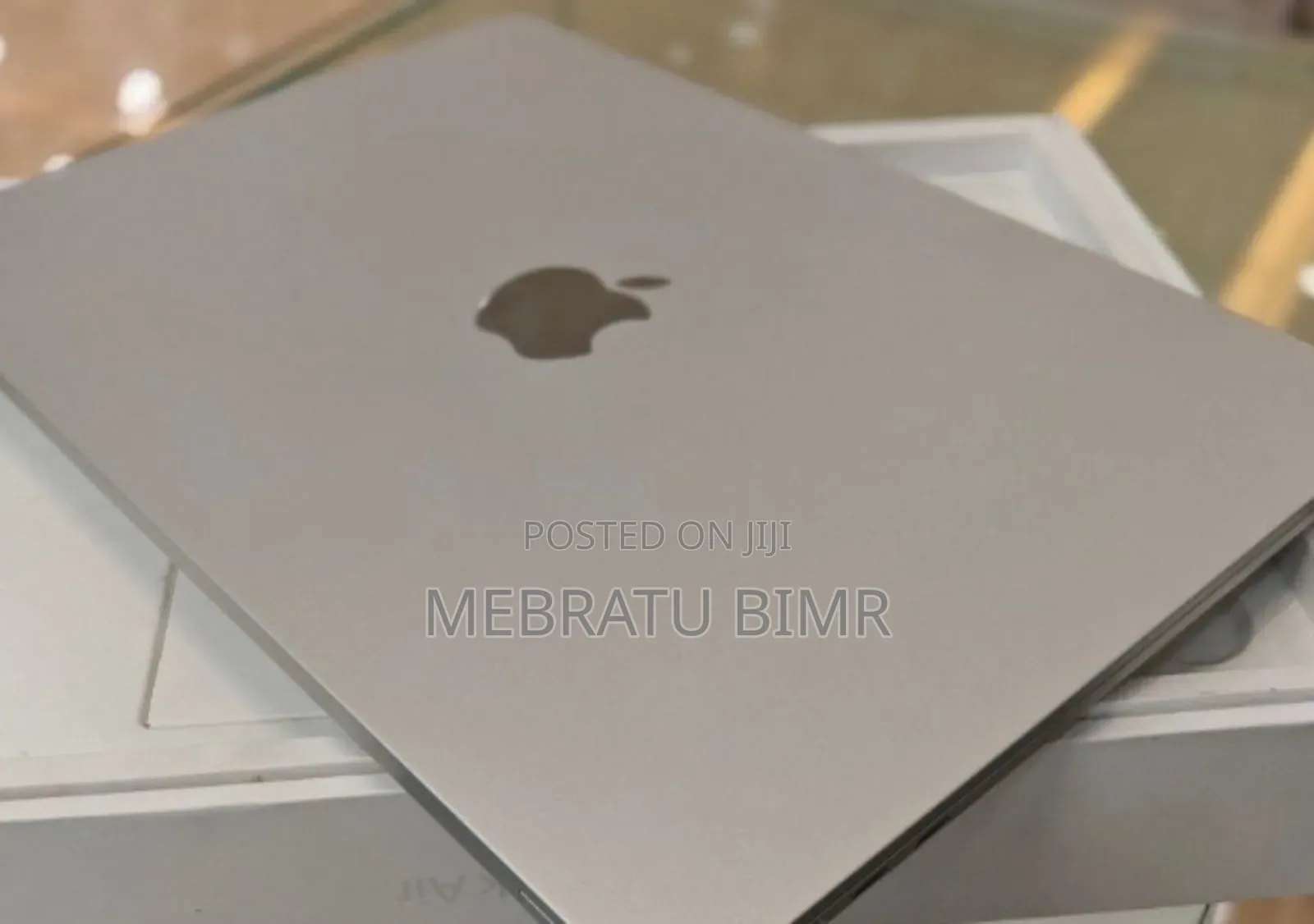 New Laptop Apple MacBook Air 2022 M2 8GB Apple M2 SSD 256GB