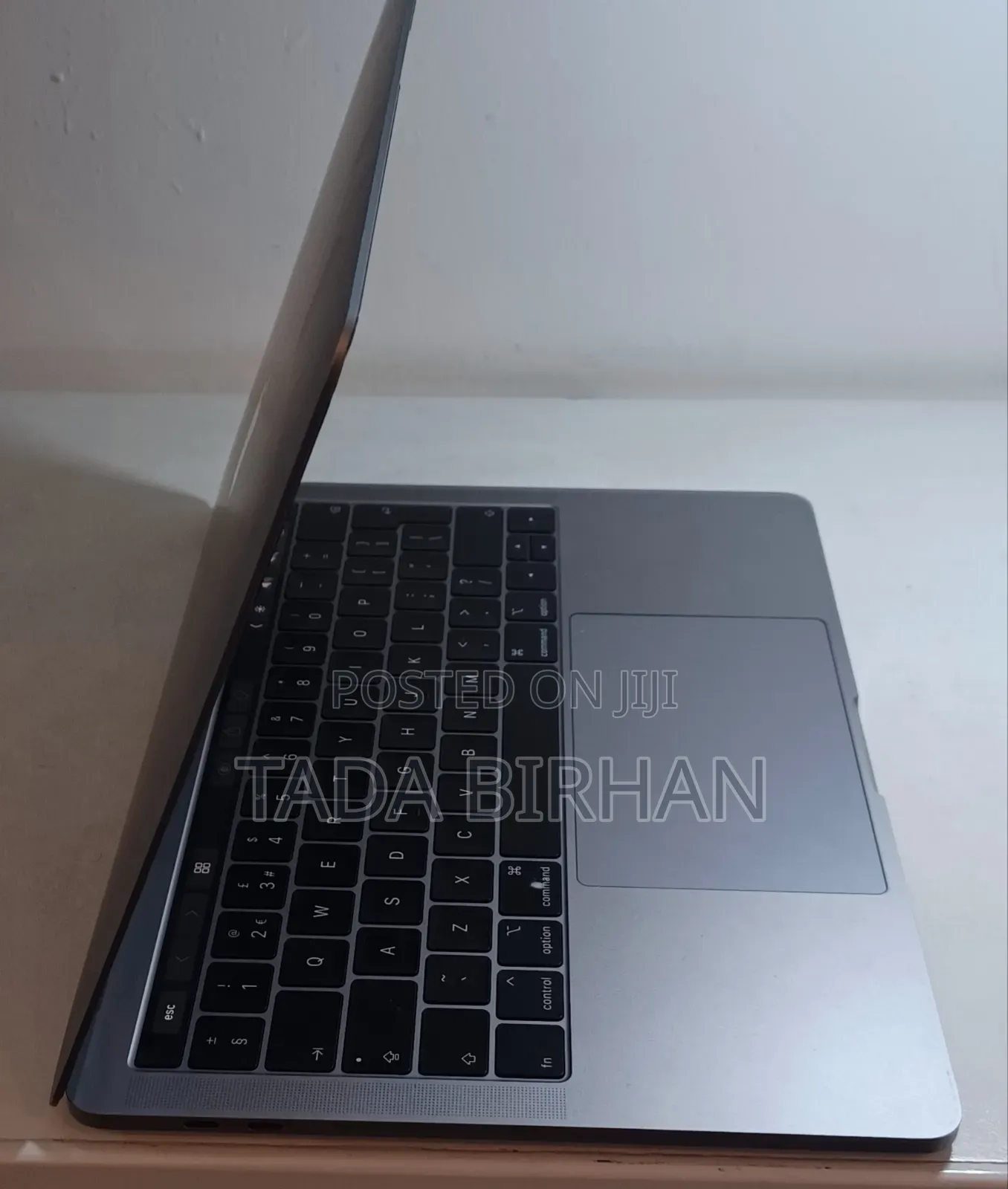 New Laptop Apple MacBook Pro 2019 8GB Intel Core I7 SSD 512GB