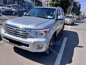 Toyota Land Cruiser 2015 Silver