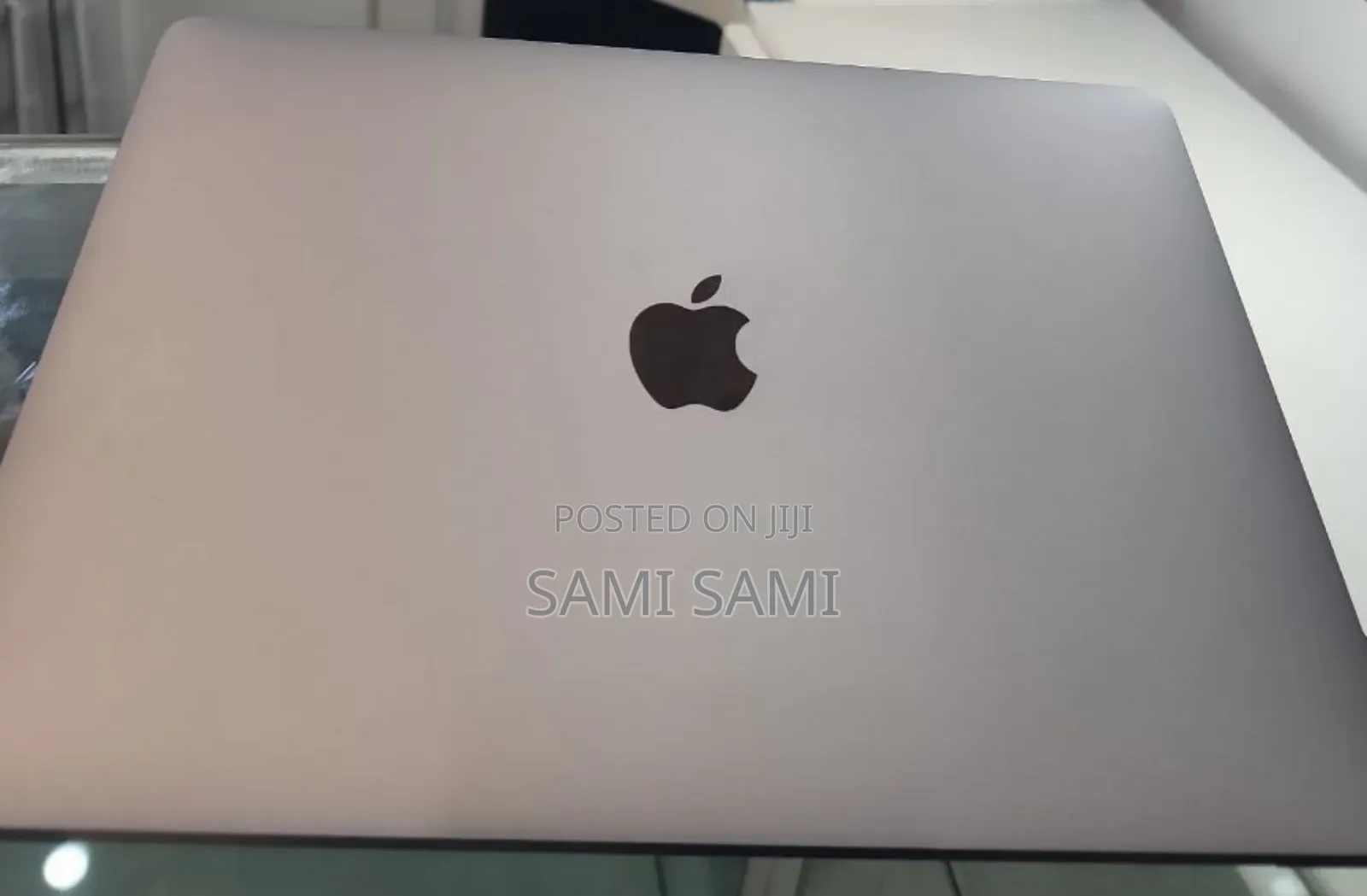 New Laptop Apple MacBook Pro 2018 8GB Intel Core I5 SSD 512GB