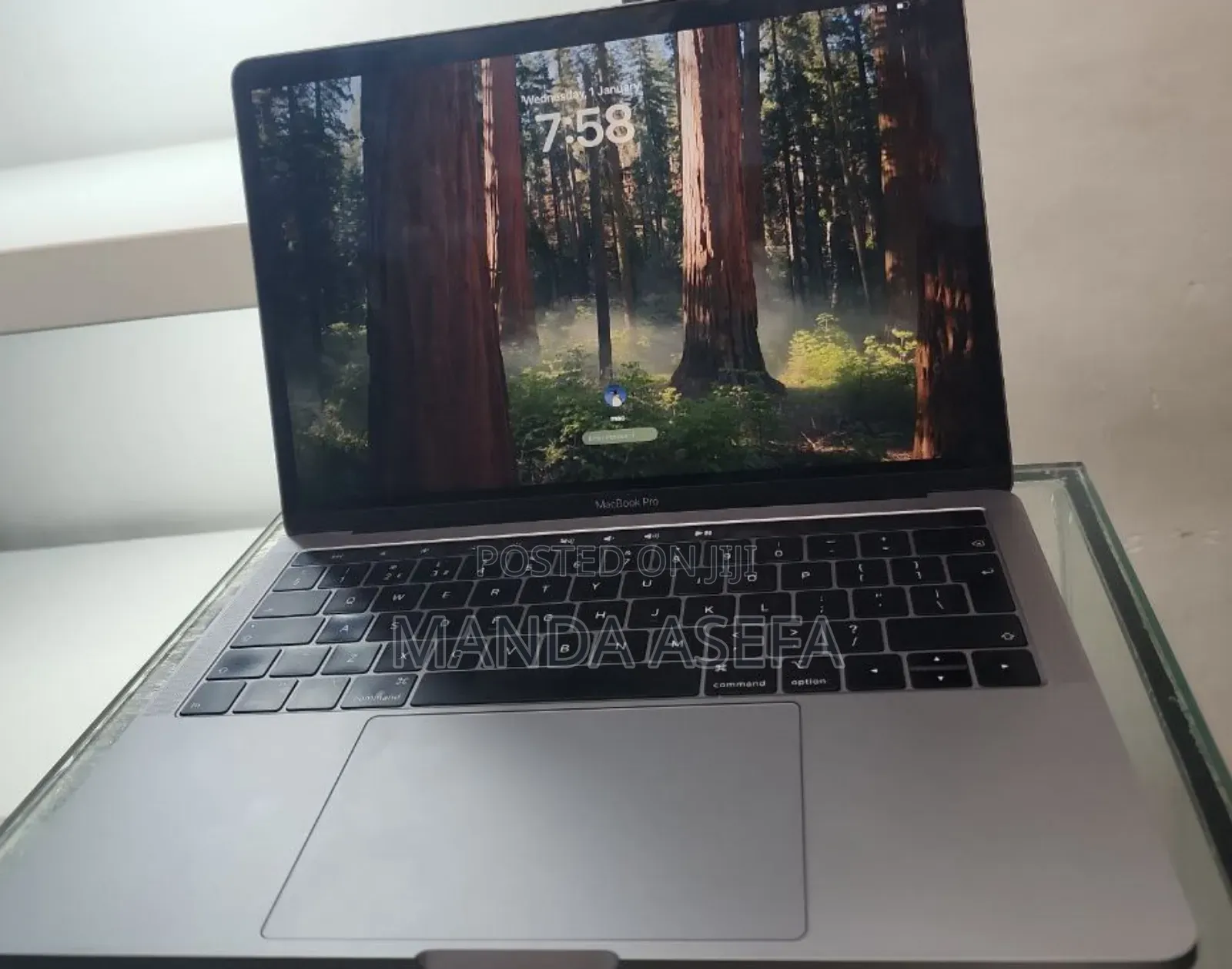 New Laptop Apple MacBook Pro 2018 8GB Intel Core I5 SSD 512GB