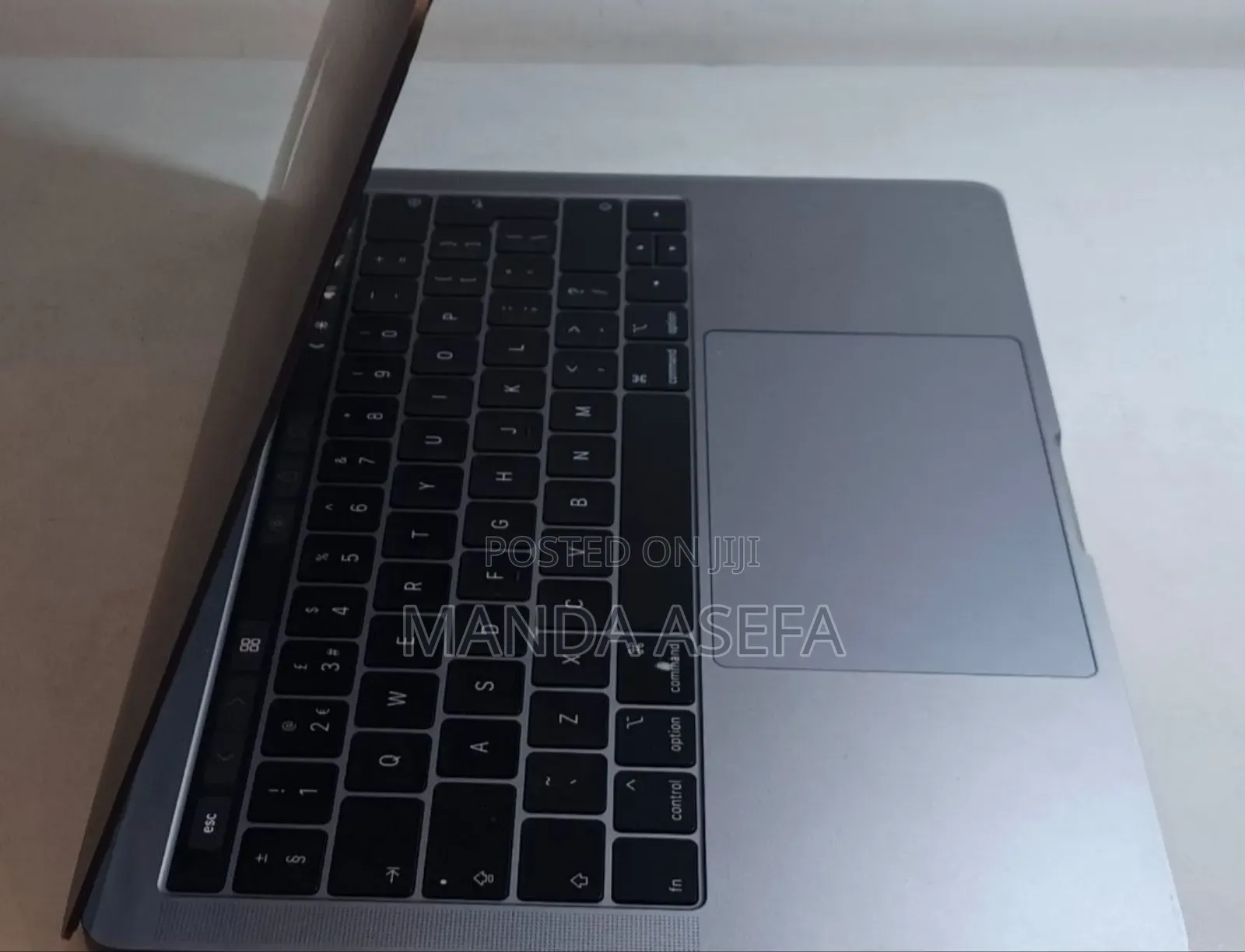 New Laptop Apple MacBook Pro 2018 8GB Intel Core I5 SSD 512GB