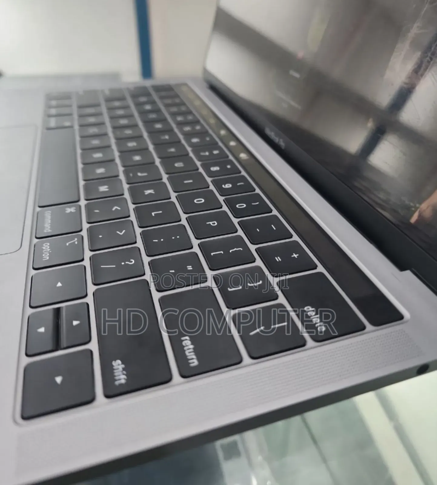 New Laptop Apple MacBook Pro 2019 8GB Intel Core I5 SSD 128GB