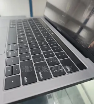 New Laptop Apple MacBook Pro 2019 8GB Intel Core I5 SSD 128GB