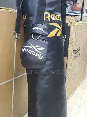 Photo - ስፖርት በቤቶ የሚሰሩበት ዘመናዊ Reebok Punching Bag