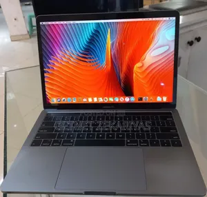 New Laptop Apple MacBook Pro 2018 8GB Intel Core I5 SSD 512GB
