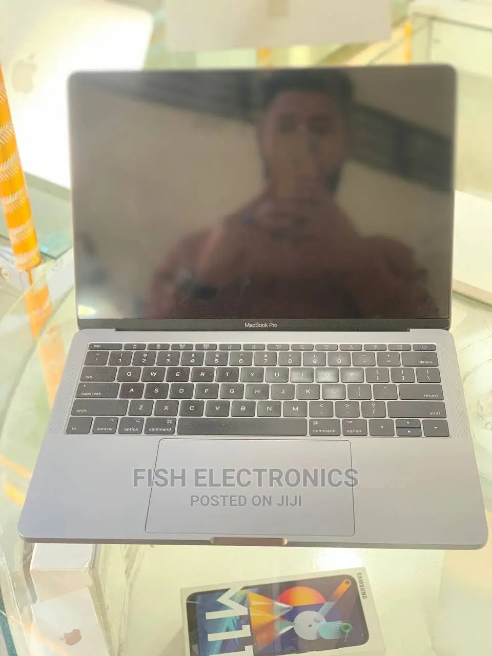 Laptop Apple MacBook Pro 2017 8GB Intel Core I5 SSD 256GB