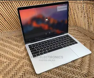 Photo - Laptop Apple MacBook Pro 2017 8GB Intel Core I5 SSD 256GB