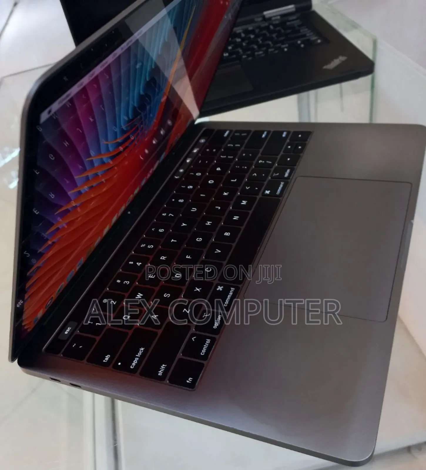 New Laptop Apple MacBook Pro 2018 8GB Intel Core I5 SSD 512GB