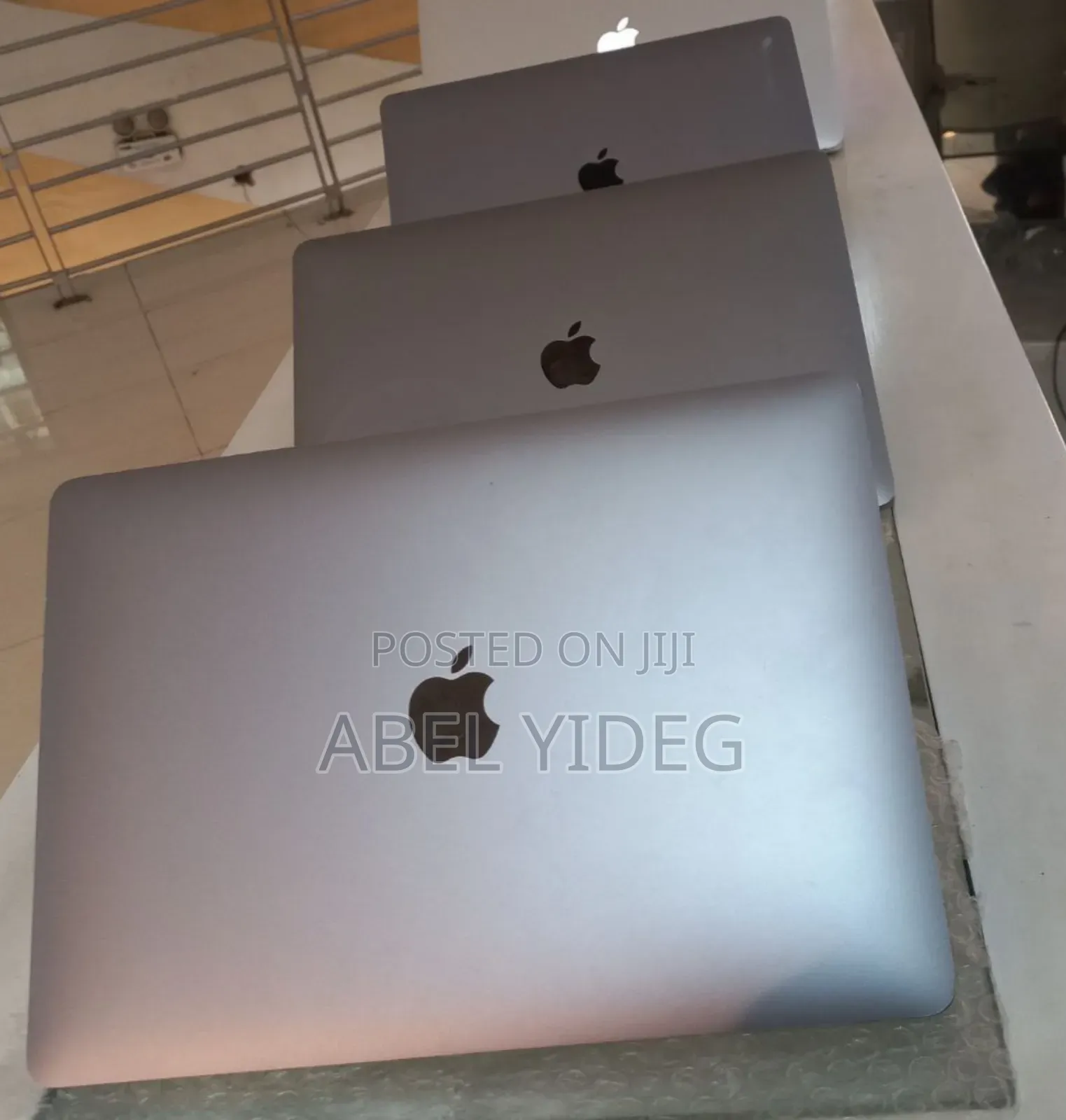 New Laptop Apple MacBook Pro 2018 8GB Intel Core I5 SSD 512GB