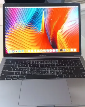 New Laptop Apple MacBook Pro 2018 8GB Intel Core I5 SSD 512GB