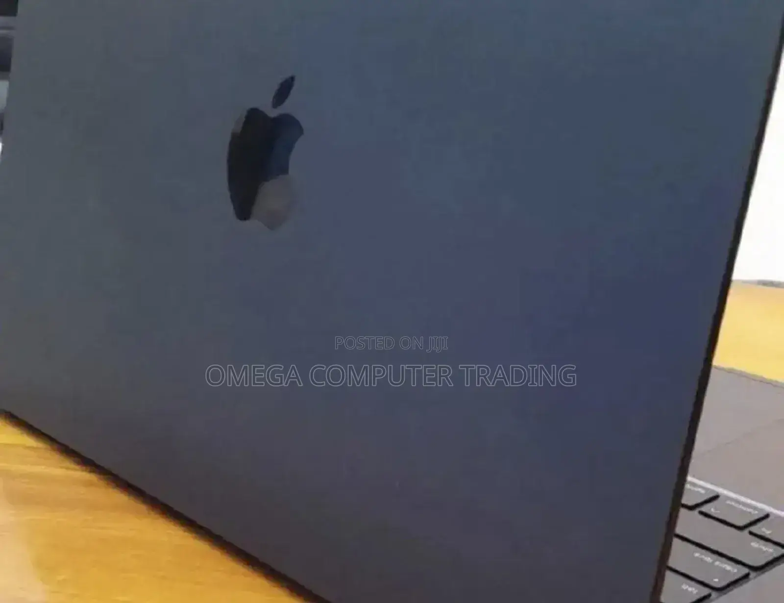 New Laptop Apple MacBook Air 2024 M3 8GB Apple M3 SSD 512GB