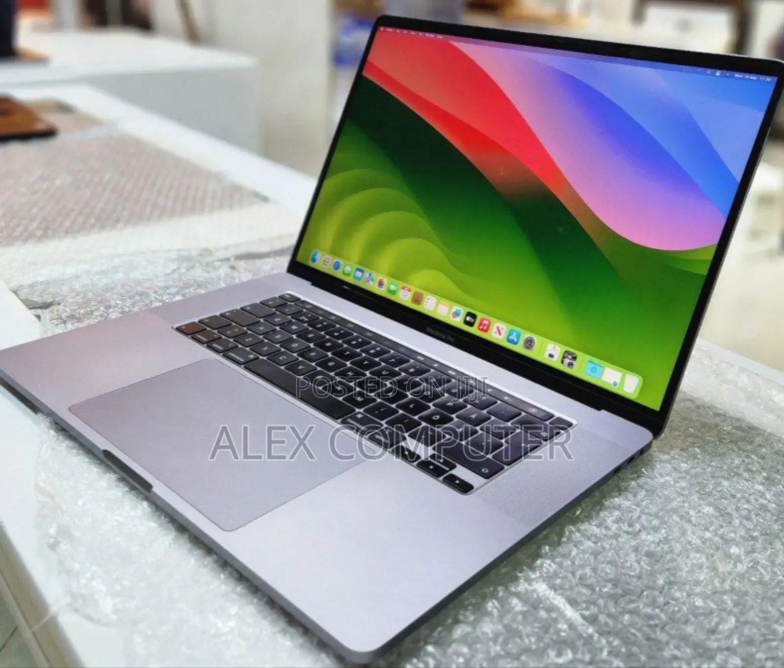 New Laptop Apple MacBook Pro 2019 32GB Intel Core I9 SSD 2T