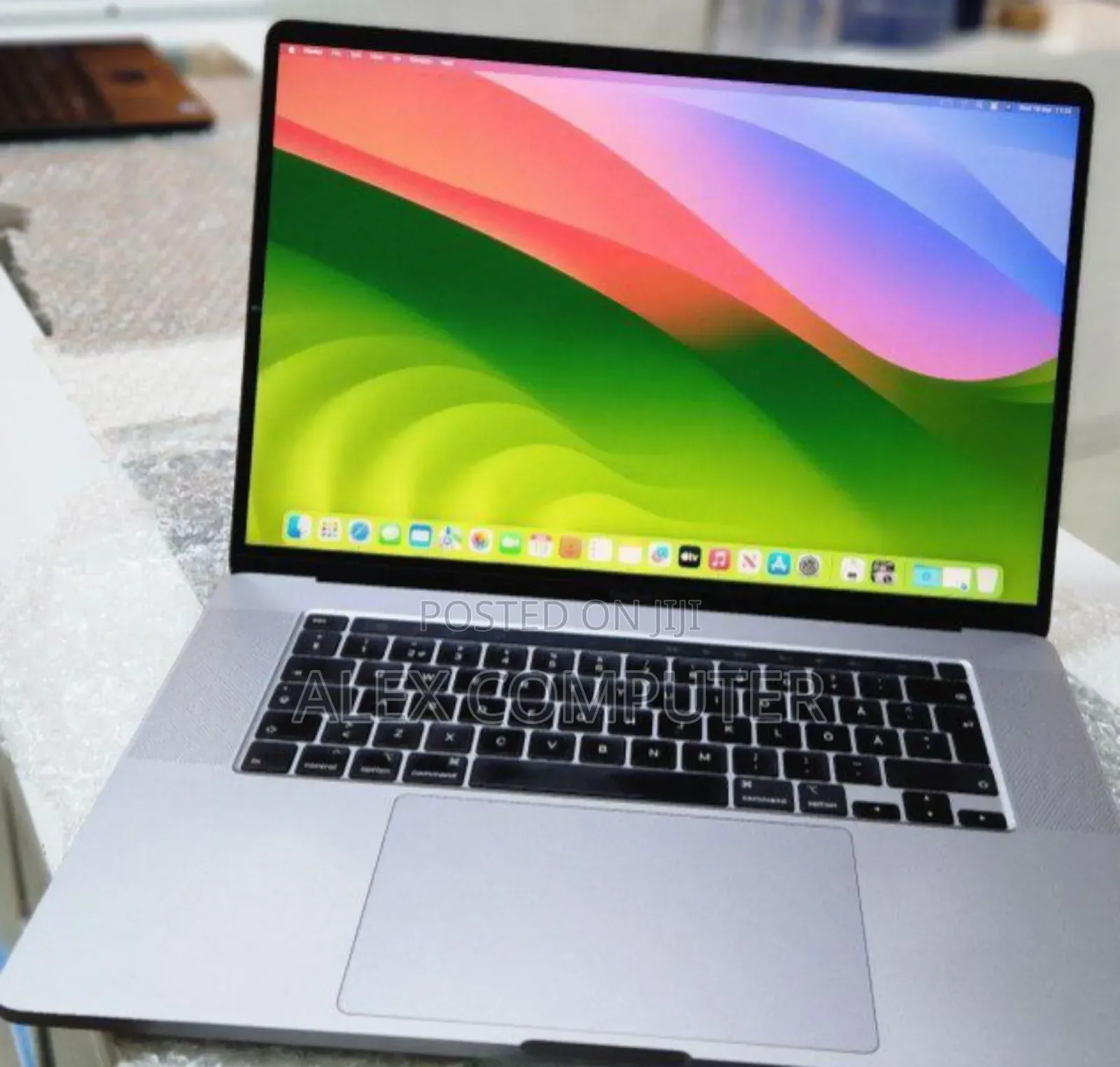 New Laptop Apple MacBook Pro 2019 32GB Intel Core I9 SSD 2T