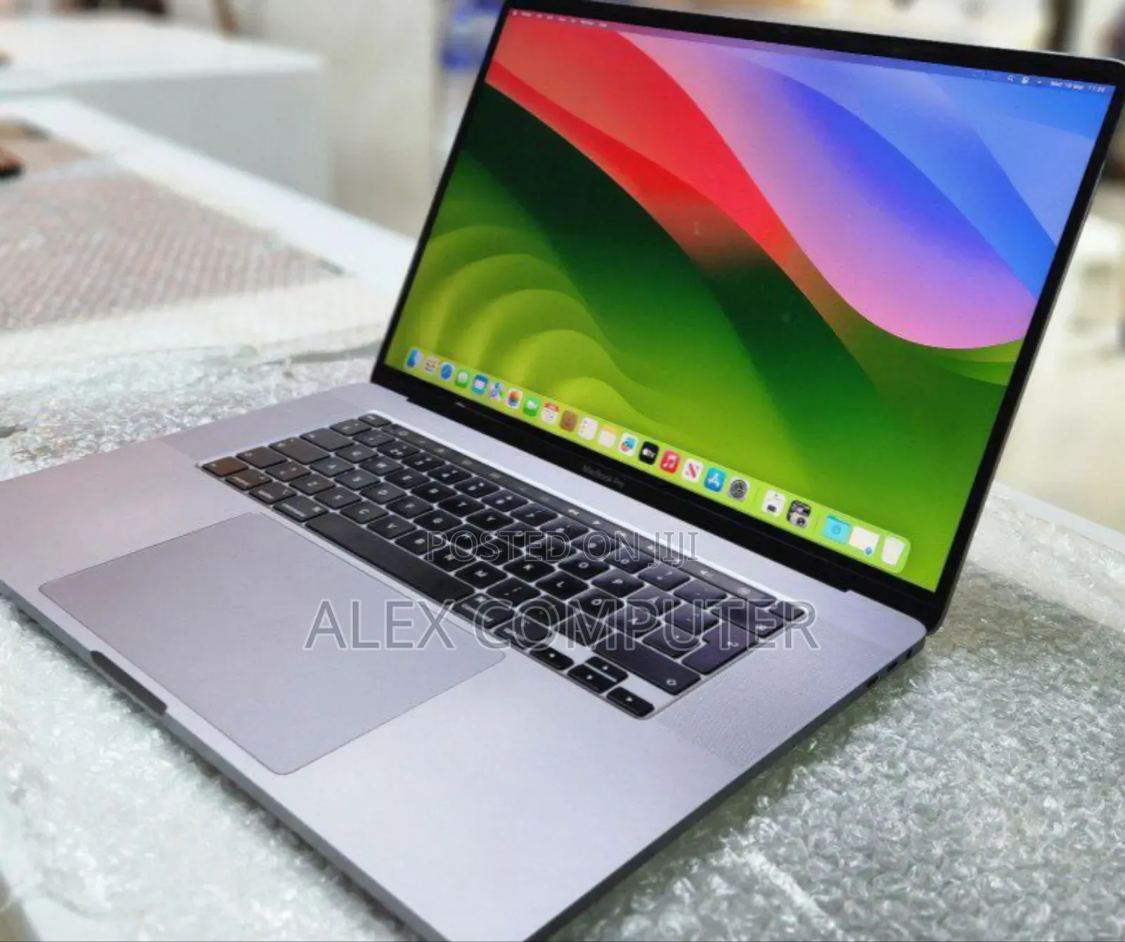 New Laptop Apple MacBook Pro 2019 32GB Intel Core I9 SSD 2T