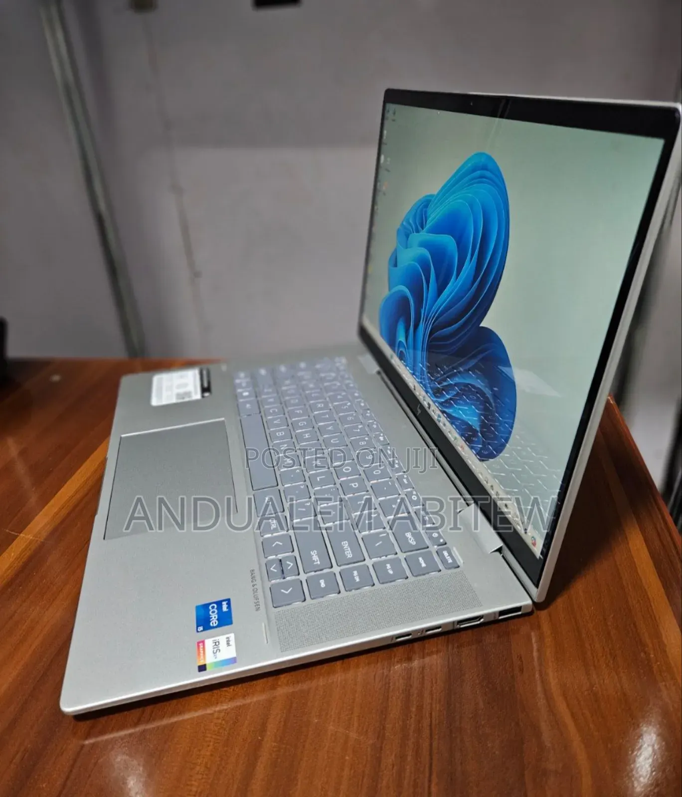 New Laptop HP Envy X360 8GB Intel Core I5 SSD 512GB