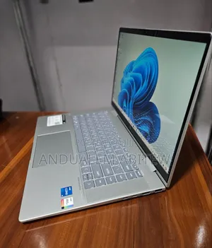 New Laptop HP Envy X360 8GB Intel Core I5 SSD 512GB