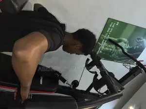 በቤቶ አቋሞን የሚጠብቁበት ዘመናዊ Miracle Fitness Home Gym