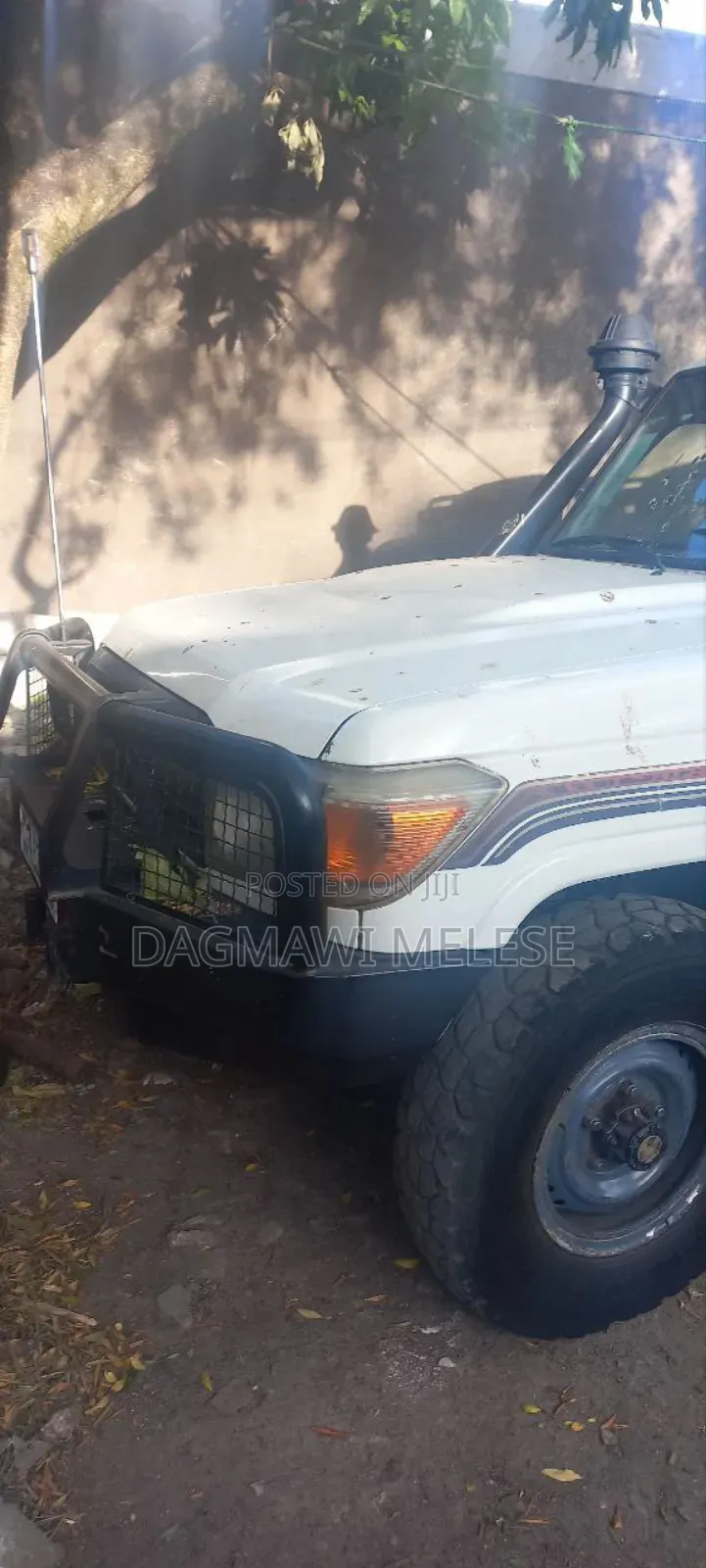 Toyota Land Cruiser 2008 White