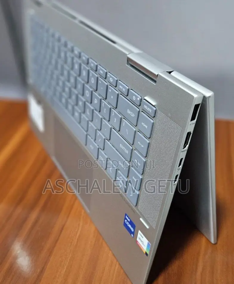 New Laptop HP Envy X360 8GB Intel Core I5 SSD 512GB