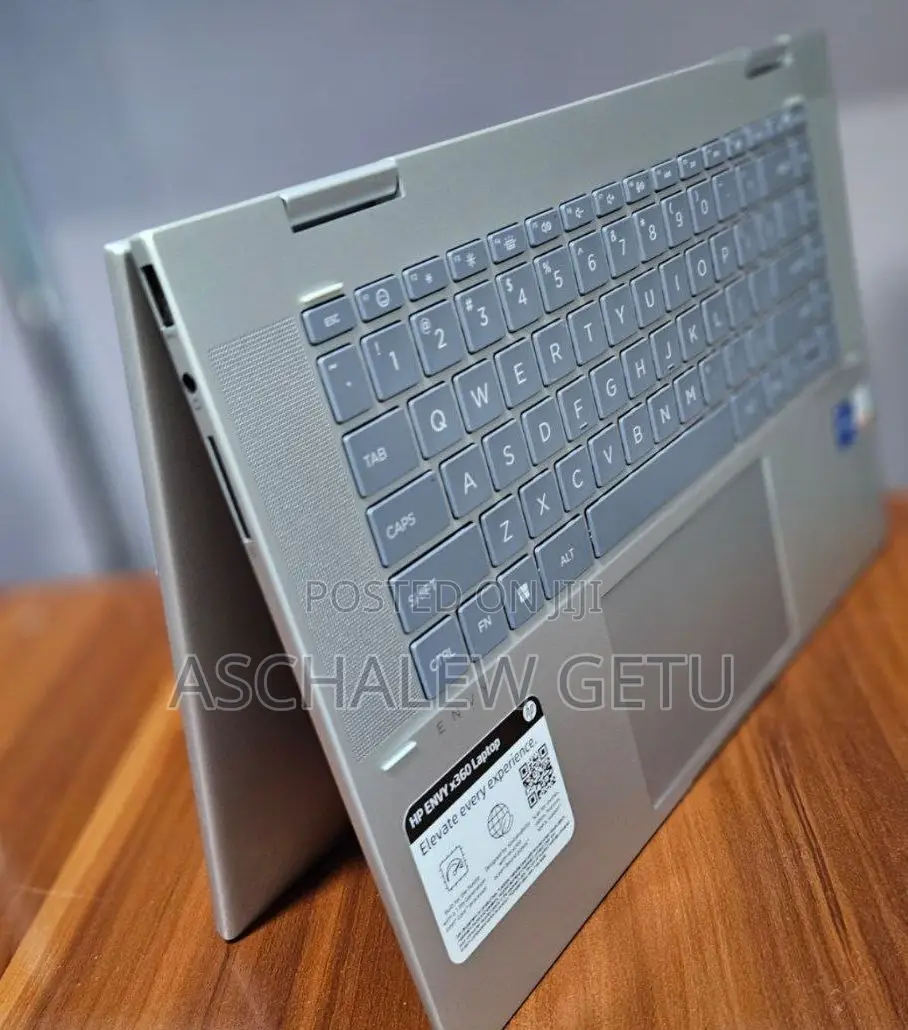 New Laptop HP Envy X360 8GB Intel Core I5 SSD 512GB