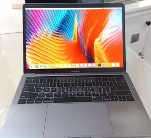 Photo - New Laptop Apple MacBook Pro 2017 8GB Intel Core I5 SSD 512GB