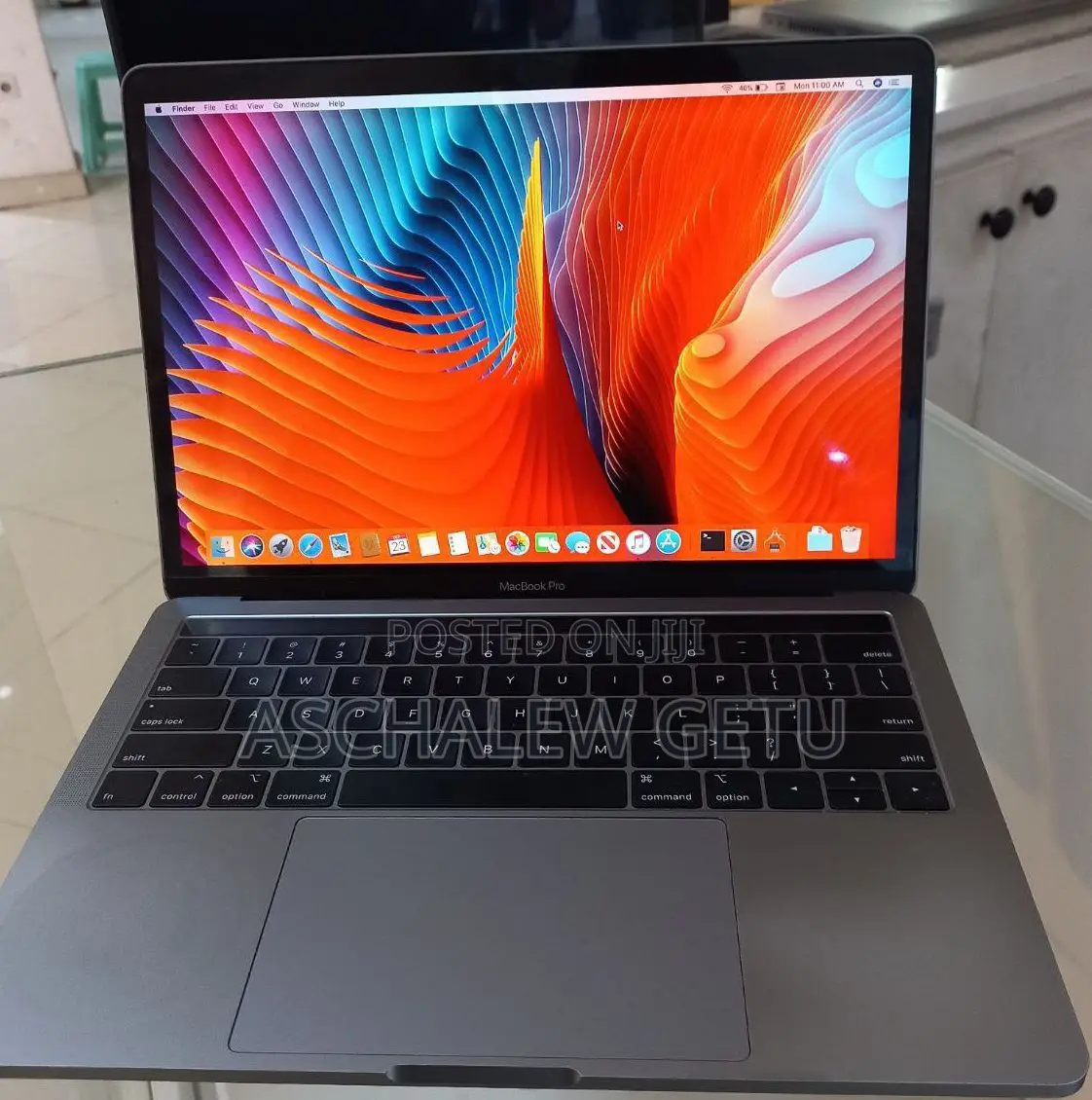 New Laptop Apple MacBook Pro 2017 8GB Intel Core I5 SSD 512GB