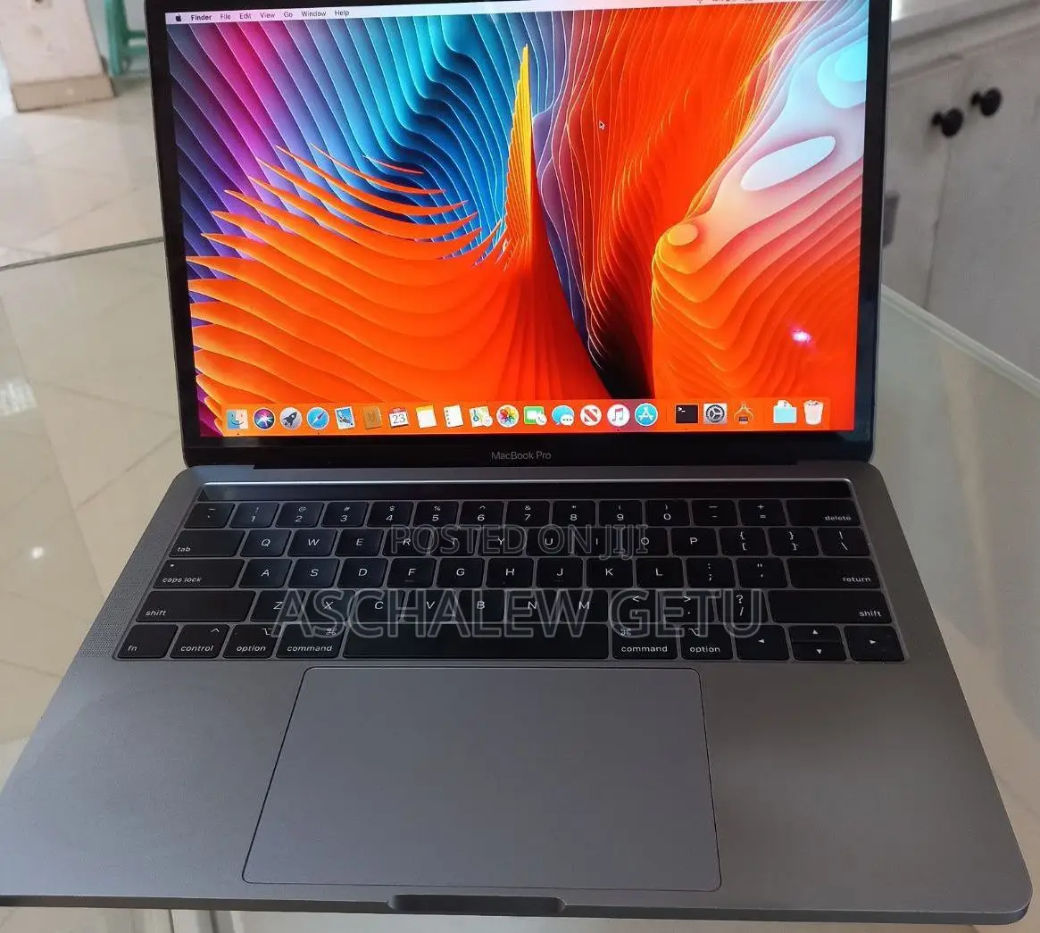 New Laptop Apple MacBook Pro 2017 8GB Intel Core I5 SSD 512GB