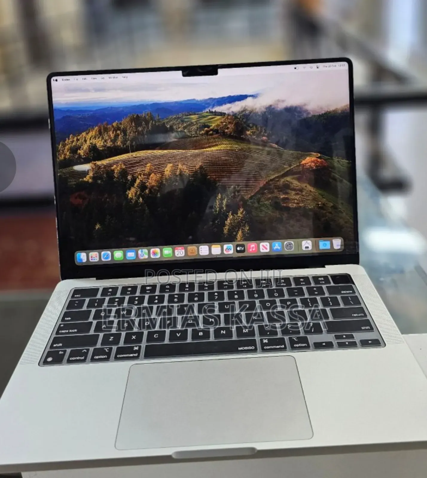 New Laptop Apple MacBook Pro 2023 M3 14-Inch 8GB Apple M3 SSD 512GB