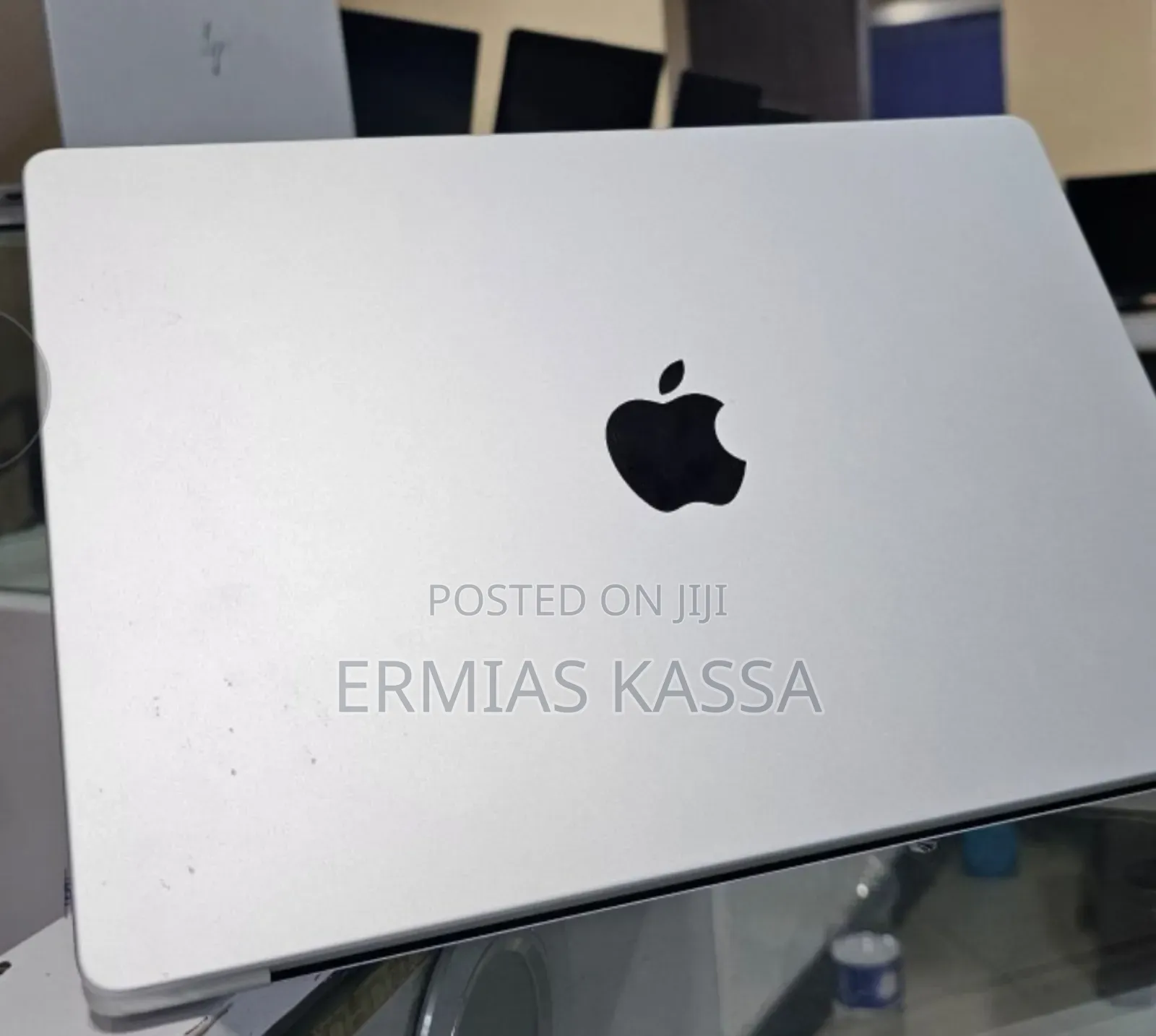 New Laptop Apple MacBook Pro 2023 M3 14-Inch 8GB Apple M3 SSD 512GB