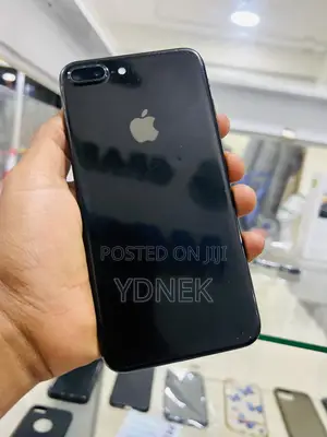 Photo - Apple iPhone 7 Plus 32 GB Black